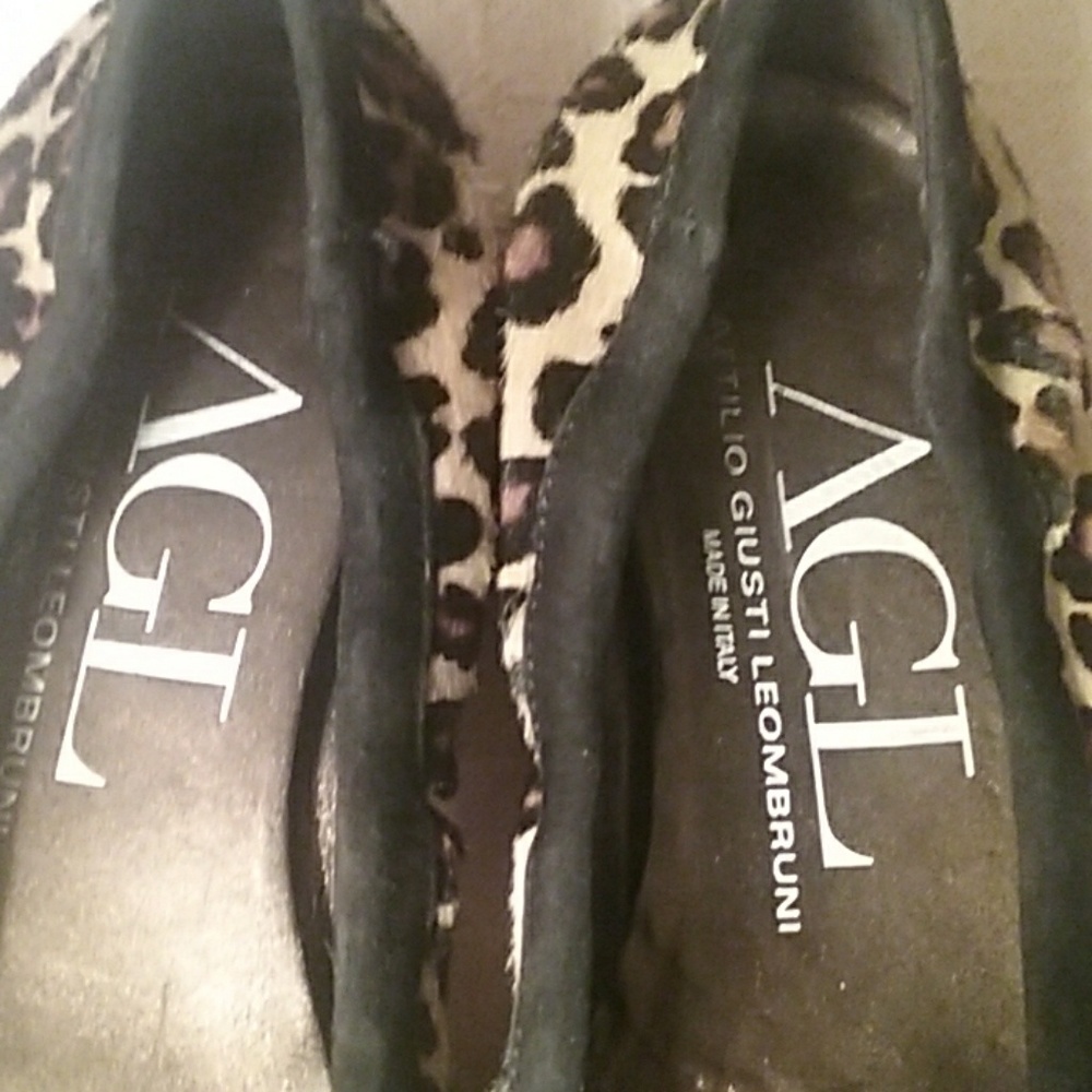 Shoes - Picture 2 of 6